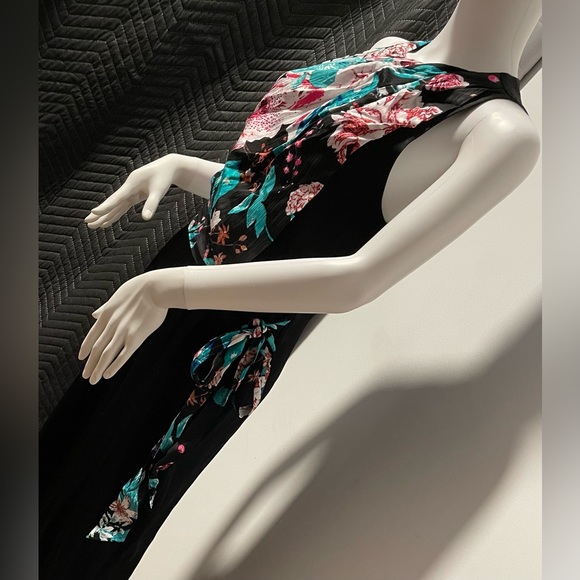 Diane Von Furstenberg sleeveless, wide-leg pants jumpsuit (NWT) Size 4 (S) - Picture 4 of 8